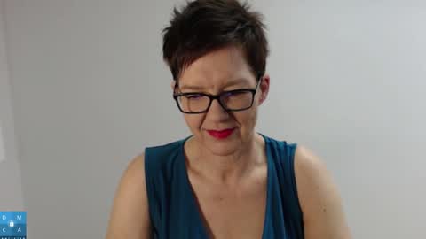 Snapshot of sofie_velvet chatting on November 30, 7:34 am Sofie Velvet online show from November 30, 7:34 am