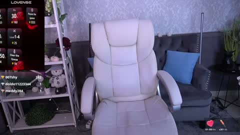 Snapshot of sofiebloom chatting on January 16, 12:55 am Sofie online show from January 16, 12:55 am