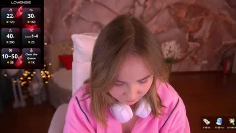 Snapshot of sofiebloom chatting on January 18, 9:02 pm Sofie online show from January 18, 9:02 pm