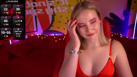 Snapshot of sofiebloom chatting on January 23, 9:50 pm Sofie online show from January 23, 9:50 pm