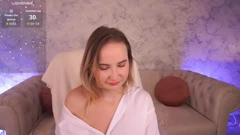 Snapshot of sofiebloom chatting on October 7, 11:24 pm Sofie online show from October 7, 11:24 pm