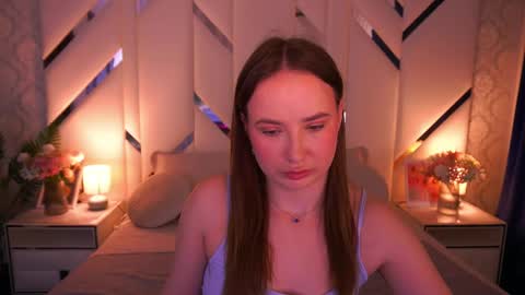 Snapshot of sofiebloom chatting on May 9, 10:37 pm Sofie online show from May 9, 10:37 pm