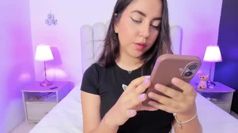 sofiebunnie online show from August 4, 11:51 pm