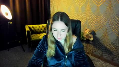 sofii_darling online show from April 19, 4:39 pm