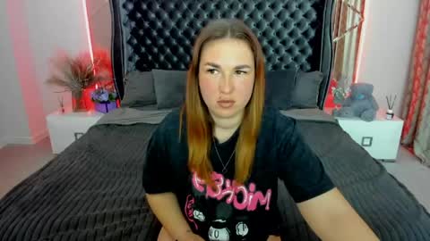 sofii_darling online show from May 1, 4:55 pm