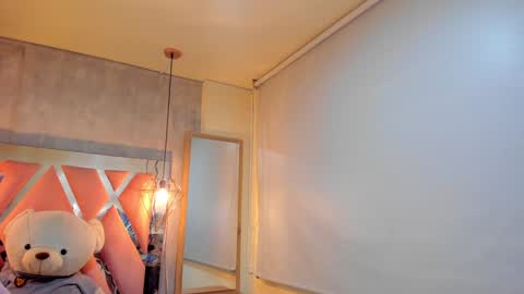 Snapshot of sofii_miller_ chatting on January 25, 1:10 am online show from January 25, 1:10 am