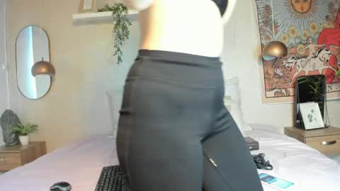 sofii_wild online show from May 16, 12:26 pm