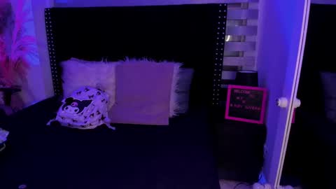 Sofia online show from February 8, 4:03 am