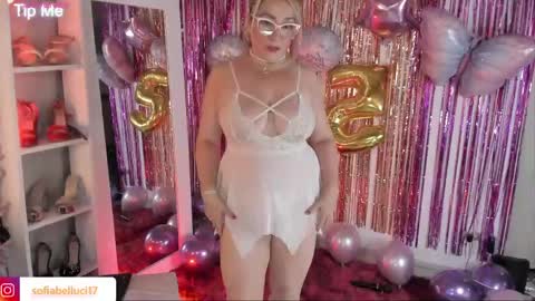 Snapshot of sofiibell_ chatting on May 18, 8:36 pm Sofiibell online show from May 18, 8:36 pm