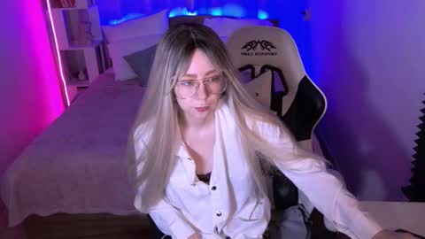 Snapshot of sofiisun chatting on November 4, 2:10 am Sofia online show from November 4, 2:10 am