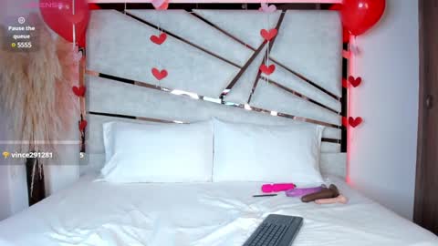 sofijohnsonx online show from February 14, 1:18 pm