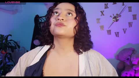 Demi Sofia online show from December 19, 9:33 pm