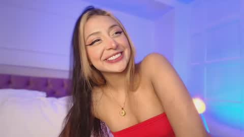Snapshot of sofly_s chatting on July 28, 3:32 pm Sofi online show from July 28, 3:32 pm