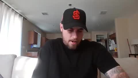 Snapshot of soft0ne chatting on February 27, 3:23 pm soft0ne online show from February 27, 3:23 pm