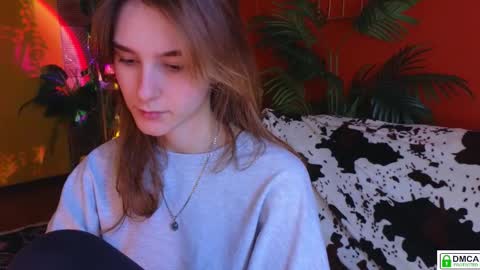 Snapshot of soft_animal chatting on November 19, 11:21 am E online show from November 19, 11:21 am