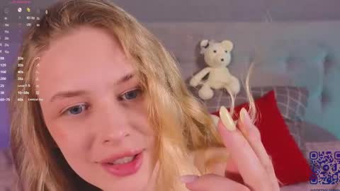 Snapshot of soft_babe chatting on May 22, 8:36 pm Milisa online show from May 22, 8:36 pm