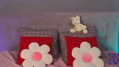 Snapshot of soft_babe chatting on May 29, 5:22 pm Milisa online show from May 29, 5:22 pm