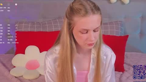 Snapshot of soft_babe chatting on June 3, 9:31 pm Milisa online show from June 3, 9:31 pm