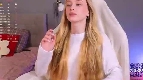 Snapshot of soft_babe chatting on July 5, 9:55 pm Milisa online show from July 5, 9:55 pm