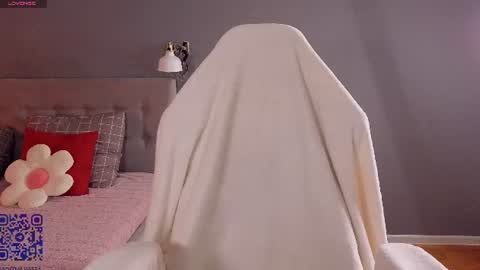 Snapshot of soft_babe chatting on July 28, 7:39 pm Milisa online show from July 28, 7:39 pm