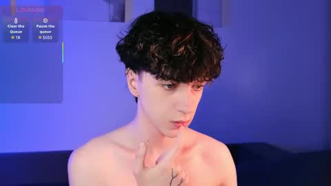 Snapshot of softcrave_ chatting on August 7, 8:00 pm Angel online show from August 7, 8:00 pm