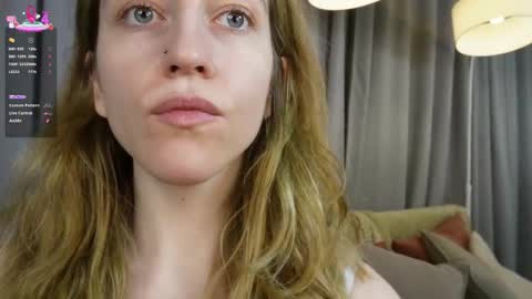 softdreamer_ online show from February 6, 2:09 pm