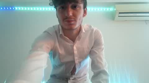 Snapshot of softedgeboy chatting on November 28, 12:19 pm Nero Radian online show from November 28, 12:19 pm