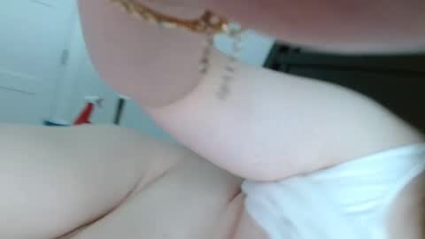 Snapshot of softenbyyy chatting on September 25, 9:29 pm chubby enby sissy online show from September 25, 9:29 pm