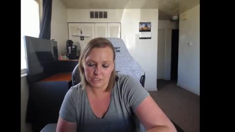 Snapshot of softerpeaches chatting on September 11, 7:25 pm Rose online show from September 11, 7:25 pm