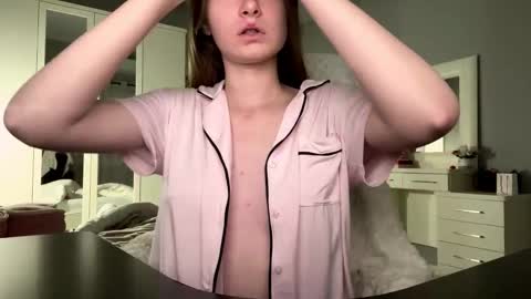 softlygirl online show from February 26, 4:50 pm