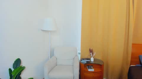 Snapshot of softlyy_bold chatting on November 5, 6:57 am Alice online show from November 5, 6:57 am