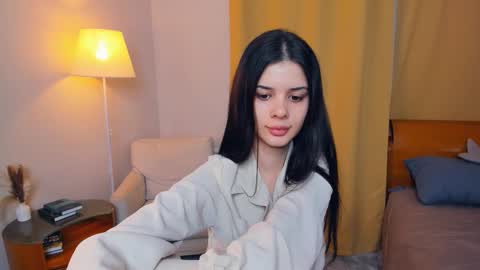 Snapshot of softlyy_bold chatting on December 5, 6:55 am Alice online show from December 5, 6:55 am