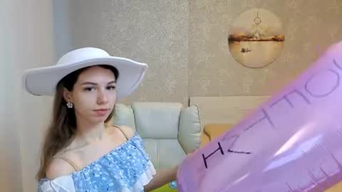 Kelly online show from June 15, 1:24 pm
