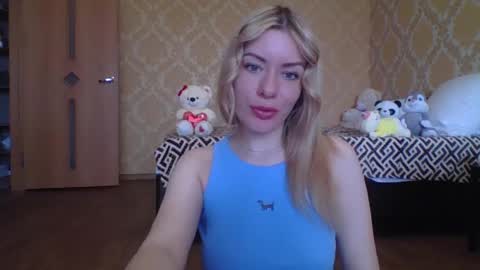 softy_aura online show from April 29, 11:47 am