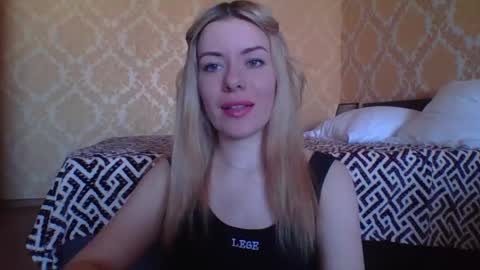 Snapshot of softy_aura chatting on May 5, 9:39 am softy_aura online show from May 5, 9:39 am