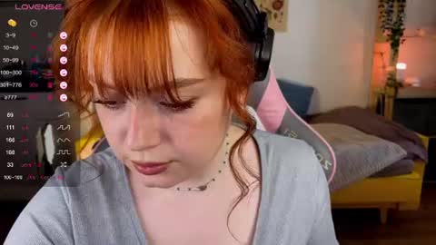 Snapshot of sofy_benson chatting on June 25, 1:48 pm Sofy online show from June 25, 1:48 pm