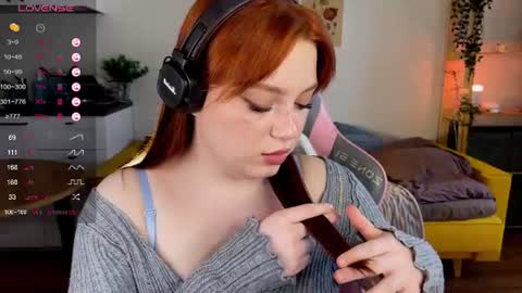 Snapshot of sofy_benson chatting on June 26, 1:48 pm Sofy online show from June 26, 1:48 pm