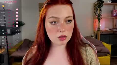 Snapshot of sofy_benson chatting on July 28, 11:05 am Sofy online show from July 28, 11:05 am