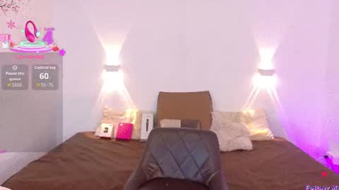 Snapshot of sol_vanegas chatting on July 14, 1:39 pm SOL online show from July 14, 1:39 pm