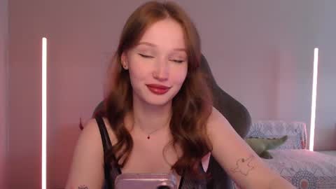Snapshot of solanochka chatting on June 19, 9:24 am Jennifer Jenny Jen online show from June 19, 9:24 am
