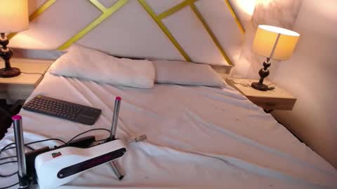 Snapshot of solara_ chatting on November 24, 7:57 pm solara online show from November 24, 7:57 pm