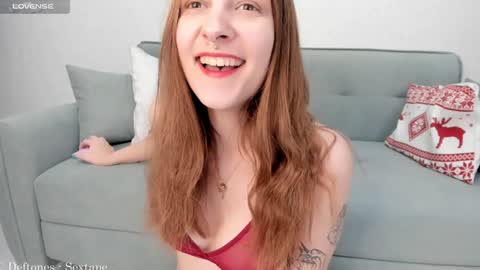 Snapshot of solaralice chatting on January 8, 6:20 pm SolarAlice online show from January 8, 6:20 pm