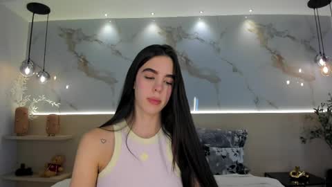 Snapshot of solavelar chatting on May 6, 11:32 pm Sol Avelar online show from May 6, 11:32 pm