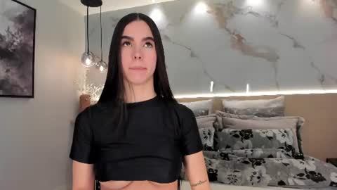 Snapshot of solavelar chatting on July 23, 11:02 pm Sol Avelar online show from July 23, 11:02 pm