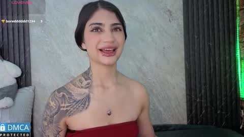 Snapshot of solbeaumont chatting on October 29, 7:37 pm Sol online show from October 29, 7:37 pm