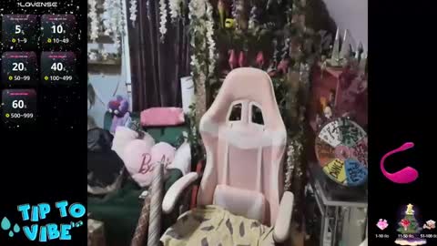 solesticia online show from December 22, 5:01 am