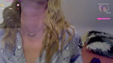 solesticia online show from October 30, 1:07 am