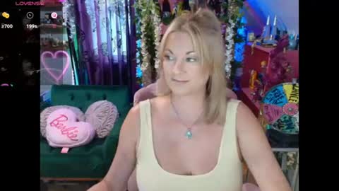 solesticia online show from July 31, 8:19 pm