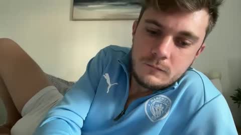 solobrit online show from March 11, 7:47 am