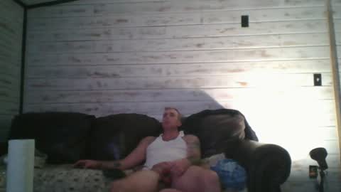 Snapshot of solodolo2020 chatting on December 15, 11:12 am I love watching beautiful women play with themselves online show from December 15, 11:12 am